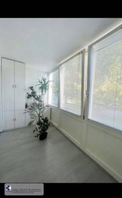 ! PROVISIONSFREI ! 3 Zimmer mit Loggia und Auto-Stellplatz