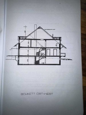 Schöne Doppelhaushälfte mit Garten, Garage & zwei Stellplätzen in ruhiger Lage
