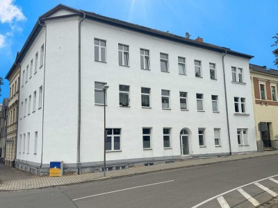 Bezugsfreie 2-Raum-Wohnung mit großem Tageslichtbad