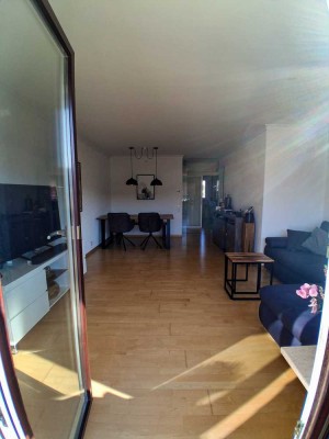 Helle 3-Zimmer-Wohnung mit Balkon, Einbauküche & Einzelgarage