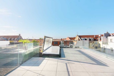 ERSTBEZUG! Geniales 4-Zi.-Penthouse mit Einbauküche, 3 Terrassen + Aufdachterrasse