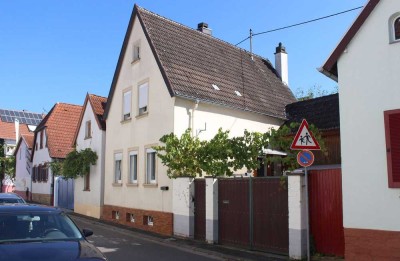 Charmantes Wohnhaus in Landau-Nußdorf – Ruhig und Gepflegt