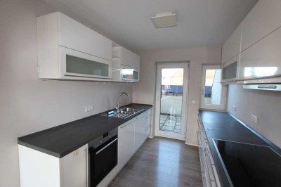 Sehr gepflegte, kernsanierte Maisonette - Wohnung - Wohnen ganz oben mit 2 Dachterrassen und TG.