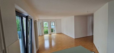 ***3-Zi Wohnung mit EBK im 1. OG, Balkon, Aufzug & TG-Stellplatz, zentrumsnah in ruhiger Lage***