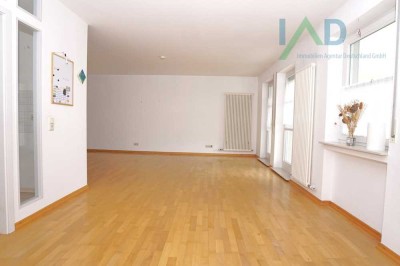 *** Sehr schöne 2 Zimmer ETW mit Terrasse, Tiefgaragenstellpl. + zus. Stellplatz ***