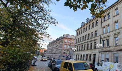 VIS à VIS DEM FÜRTHER STADTPARK, schöne 3,5 Zimmer Etagenwohnung - im 1. OG, EBK und Balkon