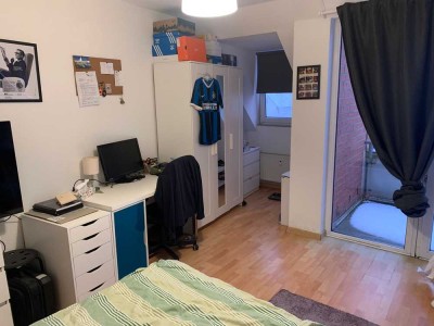 Gepflegte 1-Zimmer-Loft-Wohnung mit Balkon und Einbauküche in Hannover Stöcken
