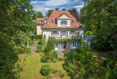 Historische, denkmalgeschützte Villa zur Renovierung