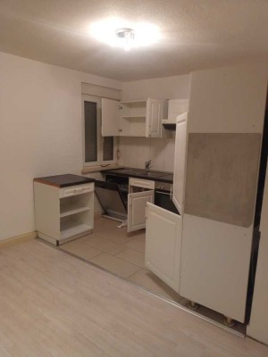 900 € - 60 m² - 2.0 Zimmer Wohnung 
+ Kalte Nebenkosten 90€
+ GasEtagenheizung direkt an Versorger