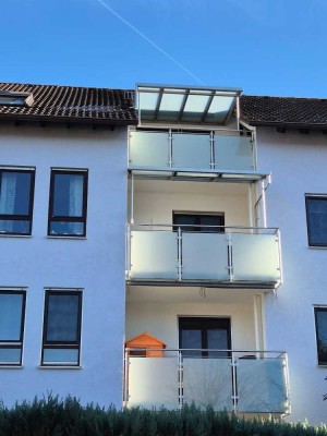 Helle 4,5-Zimmer-Wohnung mit Balkon, moderner Küche & Garage in Reutlingen-Rommelsbach