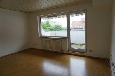 Großzügige 4 Zimmer DG-Wohnung