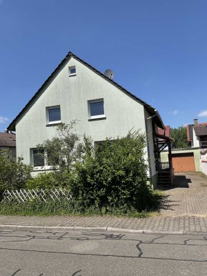 Einfamilienhaus mit großem Garten in ruhiger Lage Untergrombach
