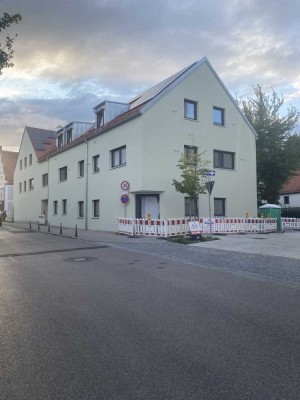 Neubau-Mietwohnung im Herzen von Reichertshofen mit Aufzug, Klimaanlage und PV Mieterstrom