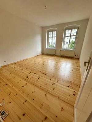 ***Großzügig geschnittene Zwei-Zimmer-Wohnung mit Balkon***