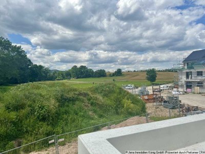 Ruhige Dreizimmerwohnung mit Balkon und der Möglichkeit eines eigenen Gartens