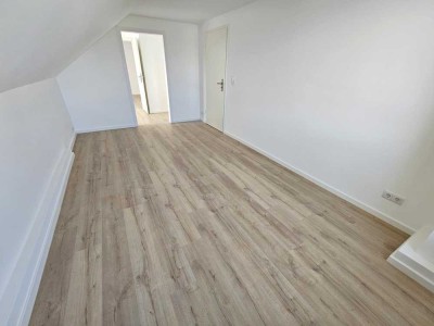 Modern & gemütlich: Renovierte 3-Zimmerwohnung mit saniertem Tageslichtbad inkl. Badewanne