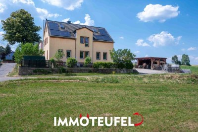 Modernisiertes Familienhaus in Neukirchen mit PV-Anlage, gepflegtem Garten & idyllischer Feldrandlag