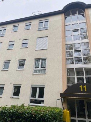 Traumhafte Dachgeschosswohnung mit großer Terrasse in ruhiger Lage