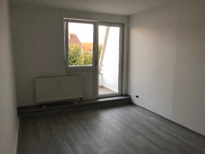 Schöne 2-Zimmer-Dachgeschosswohnung mit gehobener Innenausstattung mit Balkon in Aschersleben