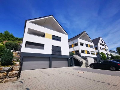 Moderne 3,5-Zimmer-Erdgeschosswohnung mit Garten und Einbauküche in Talheim