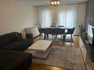 Helle 3-Zimmer Wohnung mit Balkon in München-Am Hart