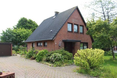 Preiswertes, modernisiertes 3-Zimmer-Einfamilienhaus mit EBK in Steinbergkirche