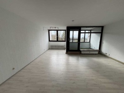 Großzügige 1-Zimmerwohnung mit Wintergarten, Stellplatz und Gemeinschaftsschwimmbad