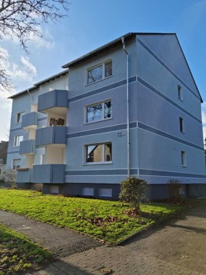 Ab Oktober 2025! Vollständig renovierte, geräumige 4-Zimmer-Erdgeschosswohnung mit Balkon