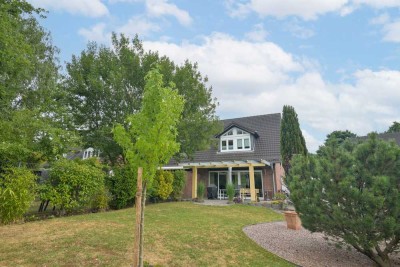 Helle DHH mit großem Garten in beliebter Wohnlage in Lintorf