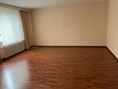 Wohnung in gepflegtem 3 Parteienhaus am Waldrand