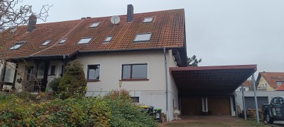 Doppelhaushälfte mit Garten Carport und Garagen zu verkaufen