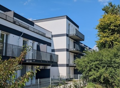 ERSTBEZUG: durchdachte barrierefreie 2 Z-Wohnung 3. OG mit EBK, Balkon & TG
