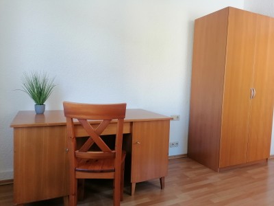 Schönes, helles, großes WG-Zimmer