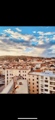 Wohnung mit Top-Aussicht in zentraler Lage (WG-geeignet)