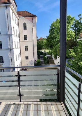 Exquisite 2-Zimmer Eigentumswohnung mit sonnigem Südost-Balkon