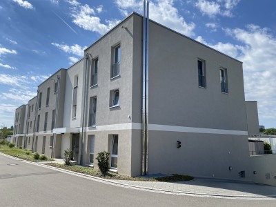 Neuwertige 4-Raum-DG-Wohnung mit Dachterrasse und Einbauküche