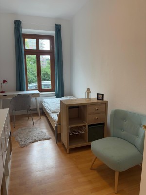 Liebevoll möbliertes WG-Zimmer in Uni-Nähe - WG Neugründung inkl. Wlan und Nebenkosten