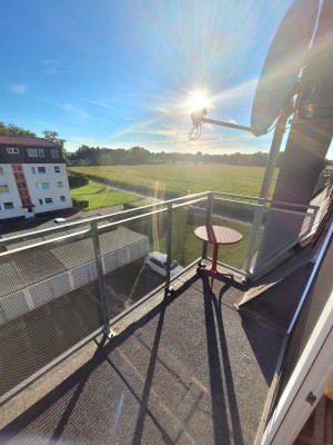 Sonnige, gepflegte 3-Raum-Dachgeschosswohnung mit Balkon in Zörbig