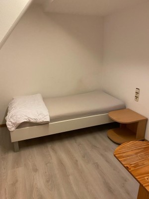 Gemütliches Zimmer in 3er WG