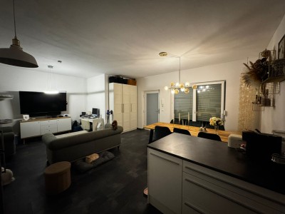 2 1/2 Zimmer EG-Wohnung Baujahr 2022 mit Terrassen und Stellplatz