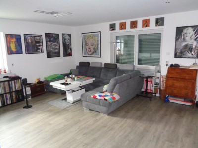 Suche Nachmieter für Traumwohnung 27412 Tarmstedt Übernahme div. Einbauten, Möbel + Geräte durch Abstand! Wärmepumpe Fussbodenheizung Carport mit Wall-Box Balkon Gäste-WC EBK+Miele