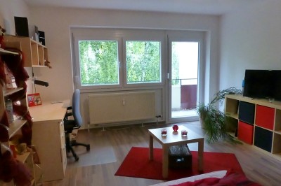 Sehr helles Möbliertes 23 qm Zimmer mit  Süd – Balkon