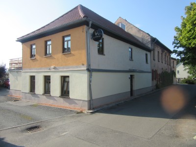 Mehrfamilienhaus mit Gewerbeanteil