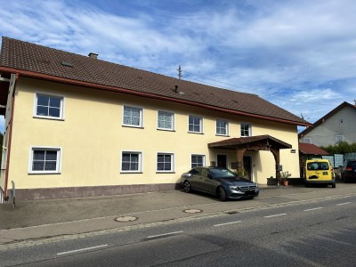 Charmantes Mehrfamilienhaus mit attraktiven Mieteinnahmen zu verkaufen!