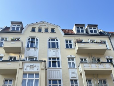 Bezugsfreie möblierte Altbau-Wohnung in charmanten Prenzlauer Berg