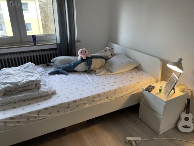 [nur weibliche Mieter ] zwischenmiete Ein Zimmer in 3-er-Wohnung