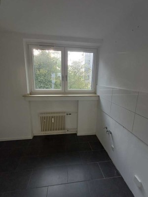 3 Zimmer in Rath mit Balkon!