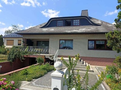 Modernes Einfamilienhaus mit großem Keller und Tiefgarage – sofort einziehen!