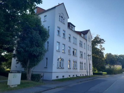 Selbstrenovierer aufgepasst: Hochparterre-Altbau, zentral und ruhig!