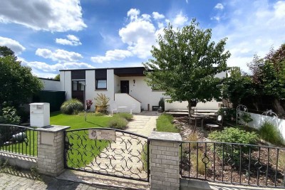 Traumhafter, modernisierter Winkelbungalow mit herrlichem Garten und Doppelgarage auf dem Appenberg